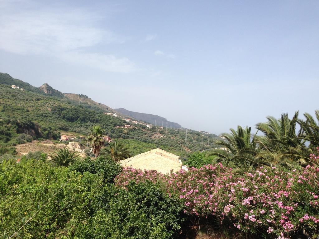 Giardino Di Sicilia Pensionat Sant'Agata di Militello Eksteriør billede